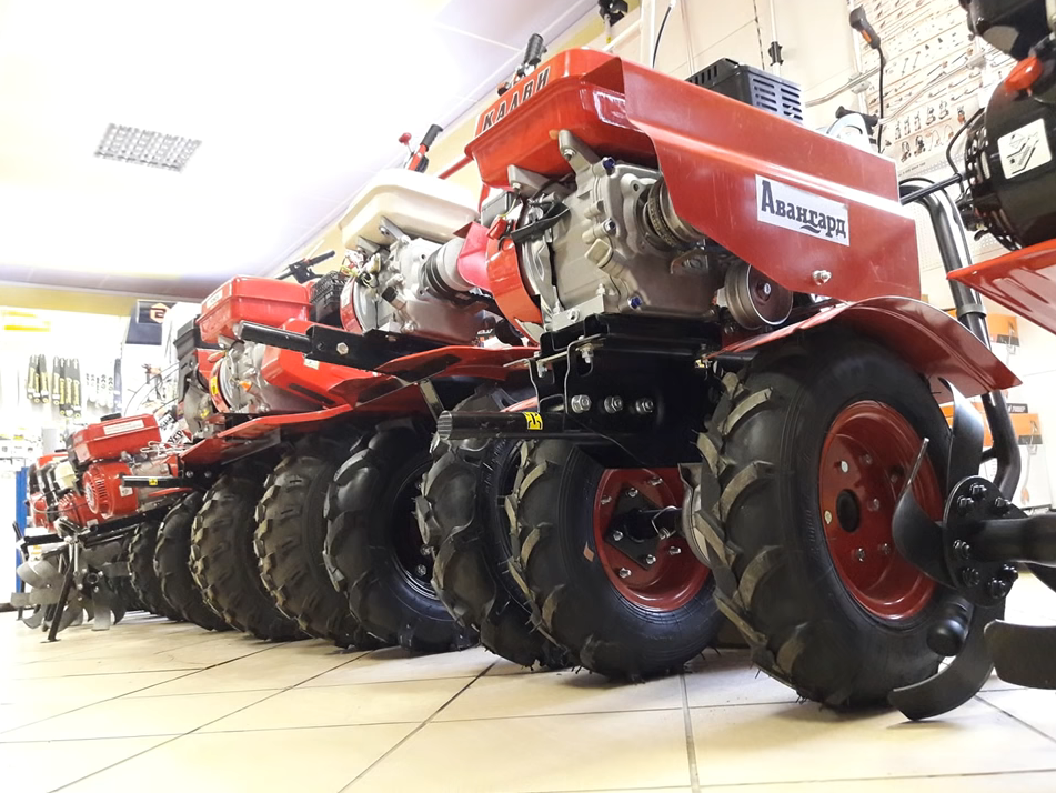 Российский мотоблок «АВАНГАРД»