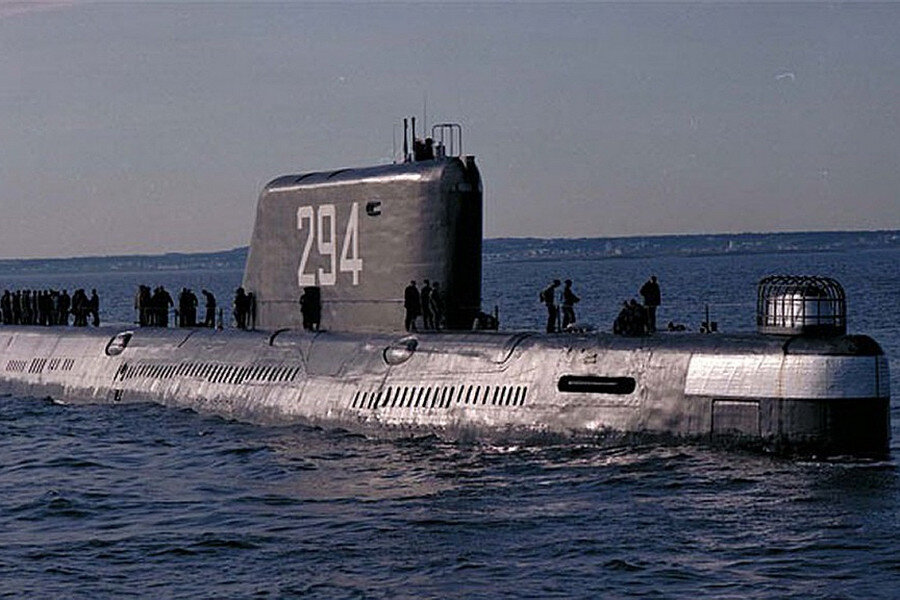 Кадр из фильма "К-19" 2002  