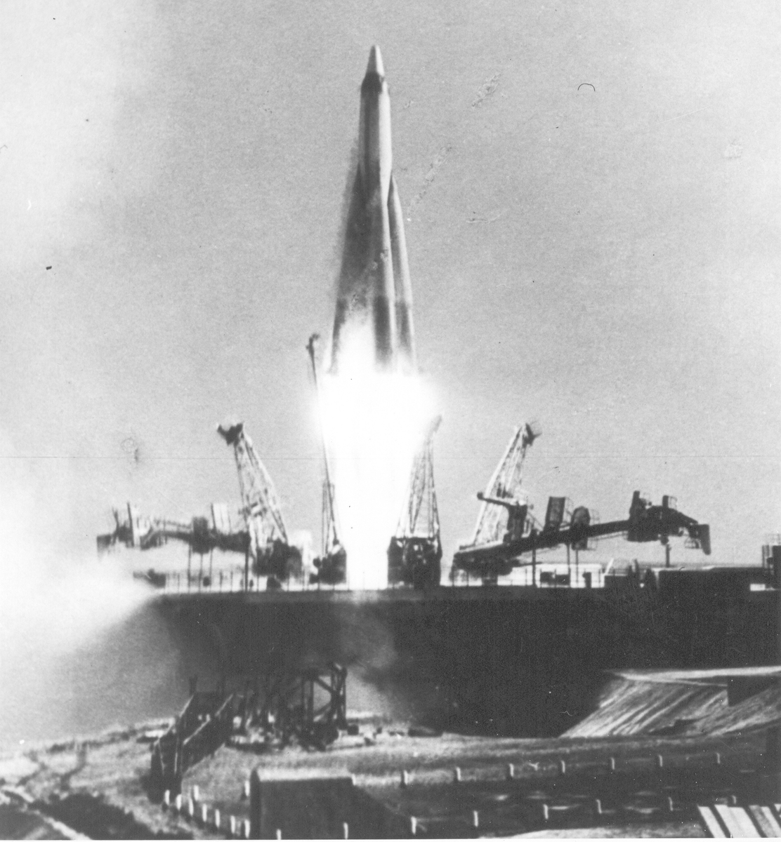 Рис. 22. Ракета Р-7.