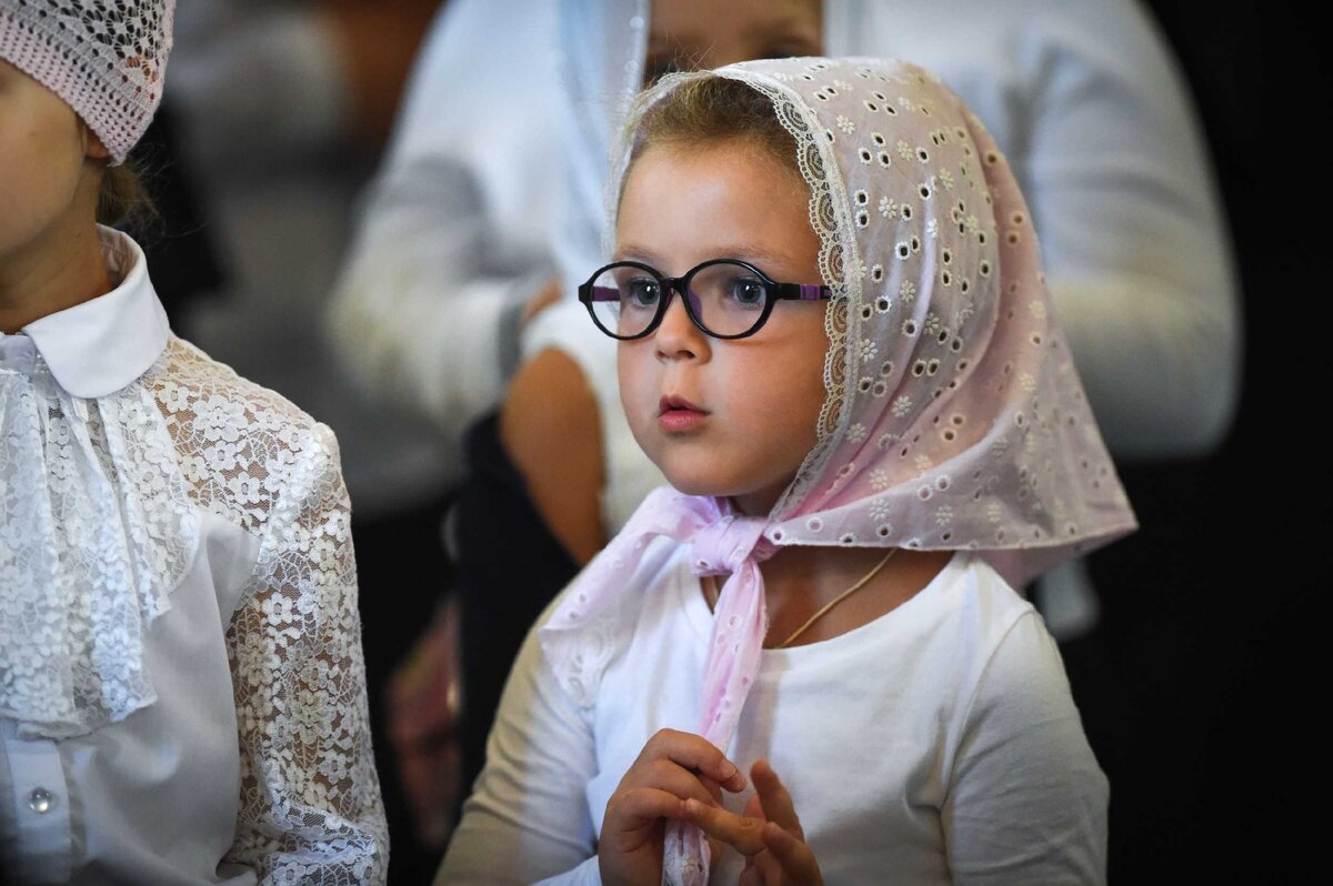 А думы любой матери всегда только о них – самых родных и дорогих… Источник: https://foto.patriarchia.ru/news/patriarshee-sluzhenie-v-khrame-vmch-nikity-v-staroy-basmannoy-slobode-g-moskvy-khirotoniya-arkhimandrita-porfiriya-shutova-vo-episkopa-odintsovskogo-2019-09-08/