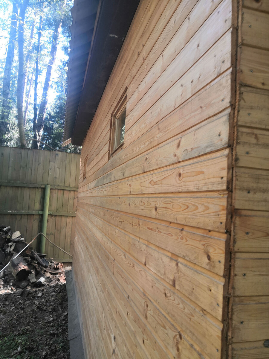 Заметно немного пыли, надо будет освежить покрытие.