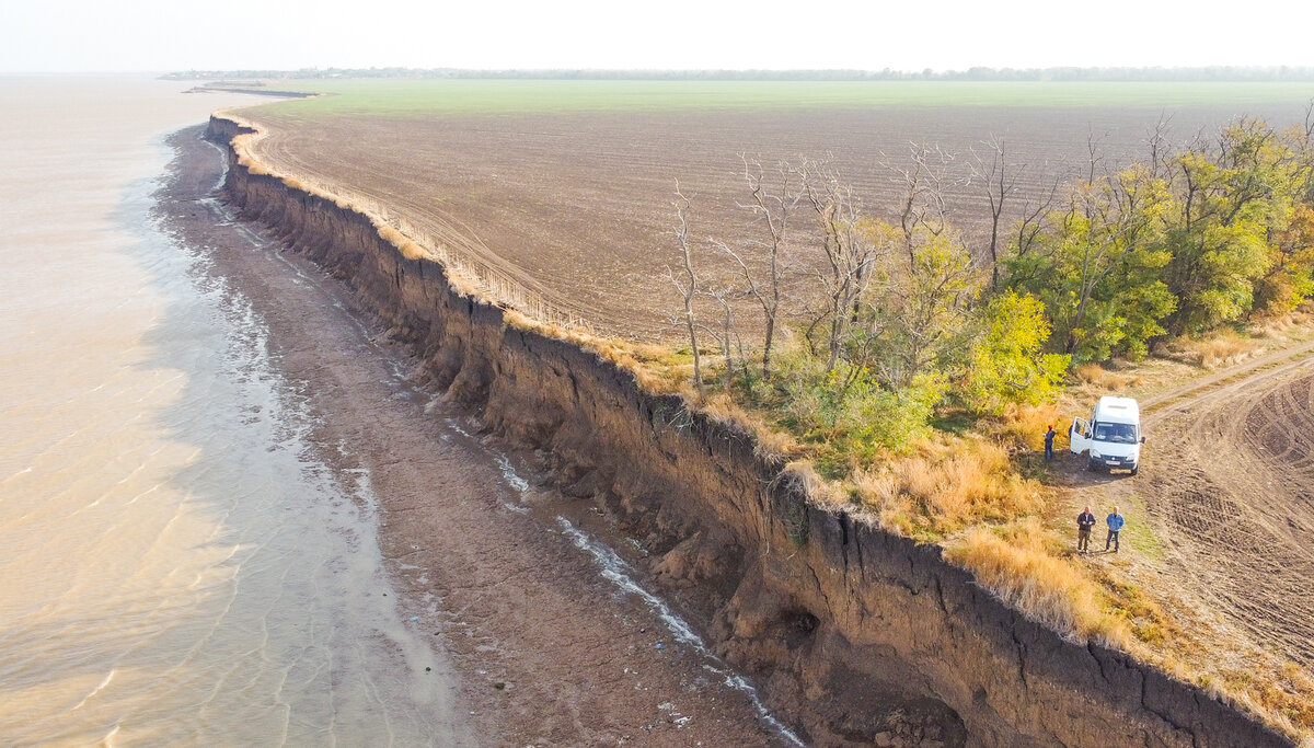 Азовское море вплотную подошло к полям. Фото: ssc-ras.ru