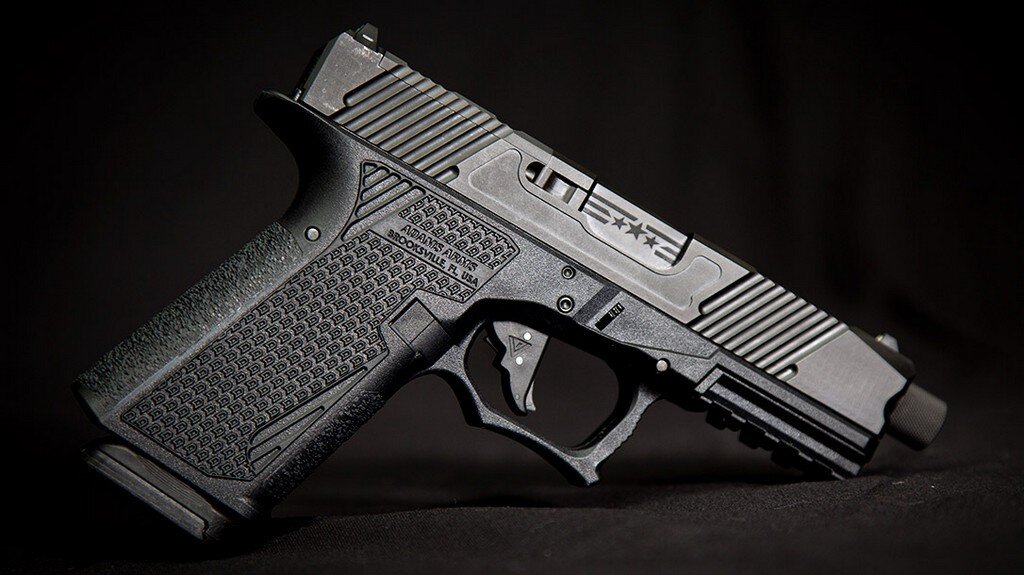 По умолчанию Adams Arms AA19 комплектуется стволом с резьбой на дульной части