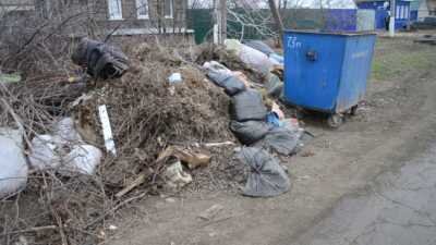 Мусор на улицах г. Пугачева