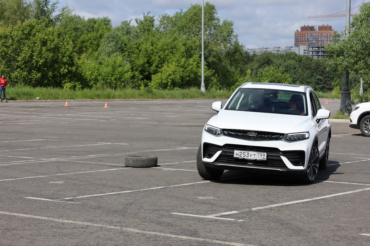 Geely Tugella с азартом прошла трассу