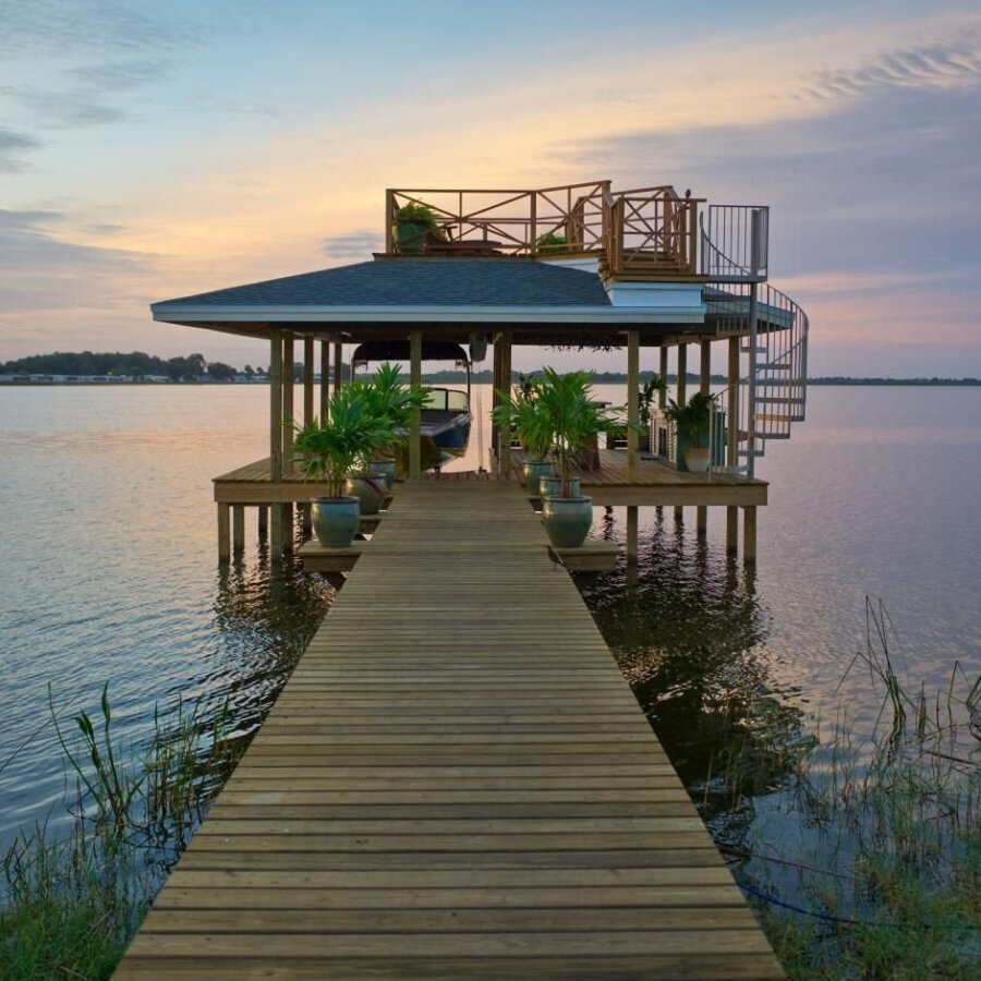 беседка на воде