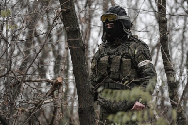    Что означает цвет повязки на руке у бойцов СВО?