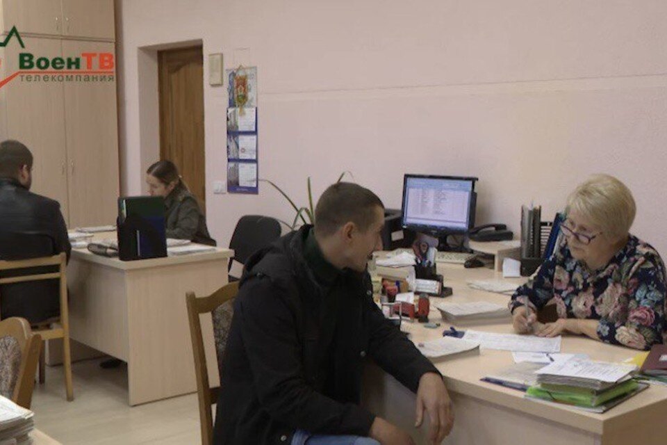     Вот сколько белорусов посетило военные комиссариаты для сверки данных. Фото: скриншот с видео, опубликованного в телеграм-канале Министерства обороны Беларуси/ВоенТВ