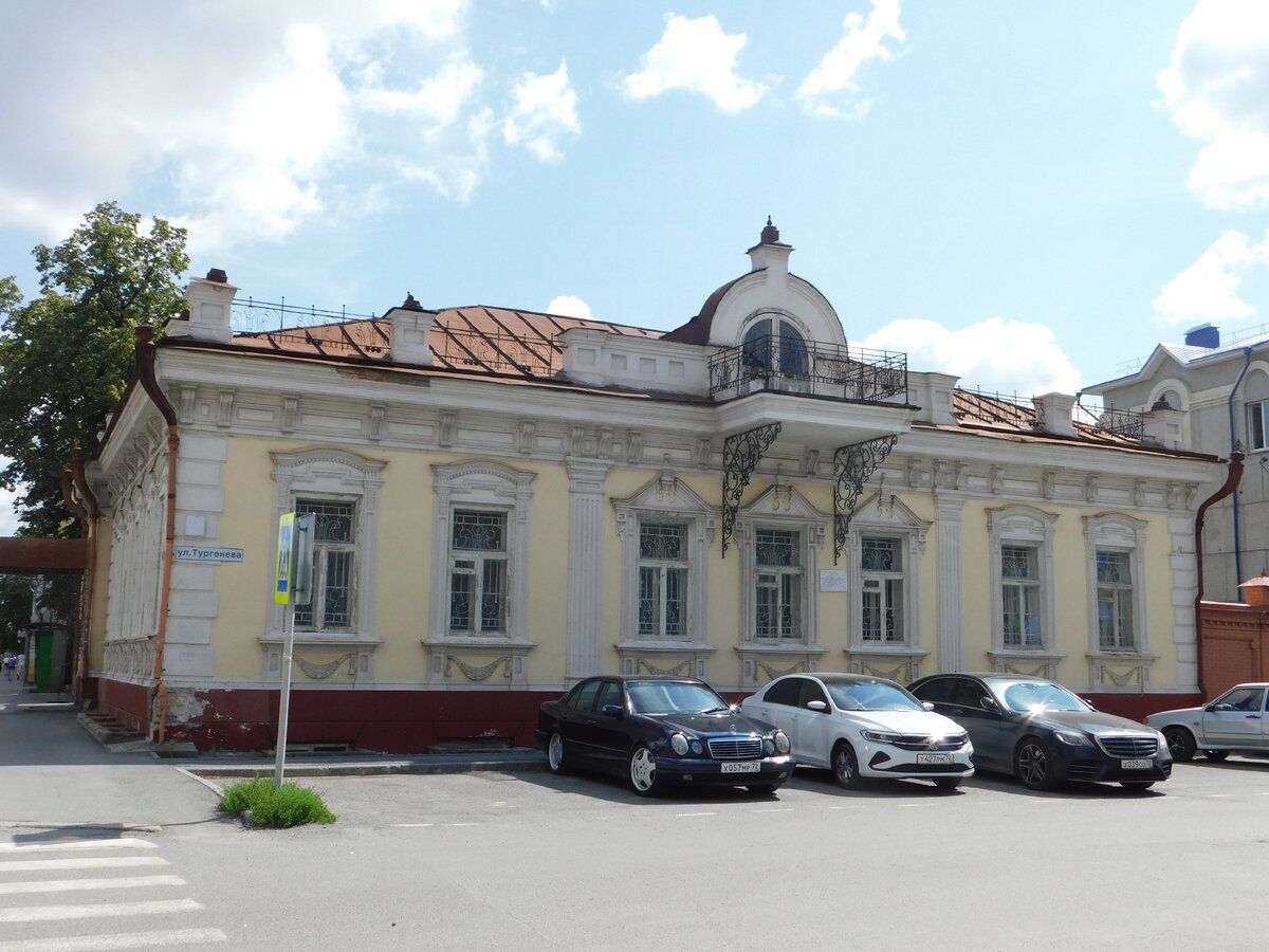 Дом Машаровых в Тюмени (середина XIX в.) Фото автора.