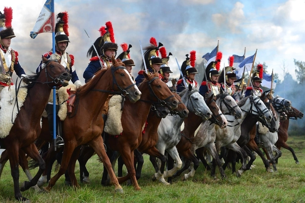 Решающее сражение 1812 года. Бородинская битва 1812. Бородинское поле 1812. Бородинское сражение гусары.