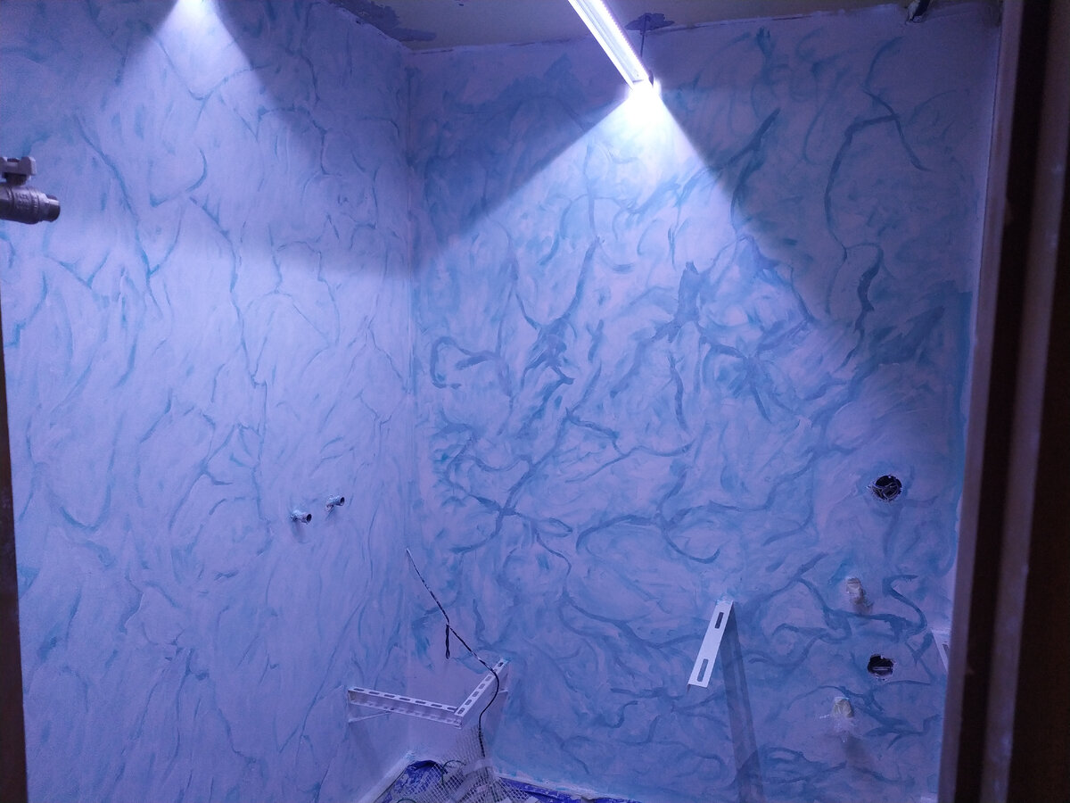 Первый опыт работы с гипсом и красками. Неудача. Нужно менять технологию нанесения.