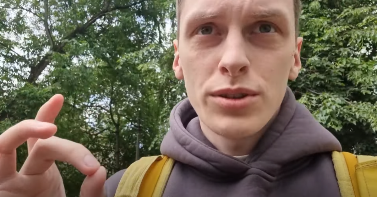 Привет, я Антон. Работаю курьером Яндекс Еды уже 6 месяцев.