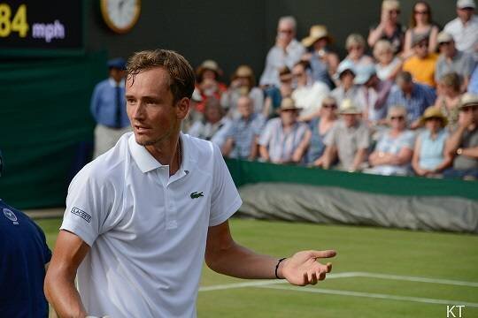    Даниил Медведев победил первую ракетку мира и вышел в финал US Open: он сыграет с Новаком Джоковичем