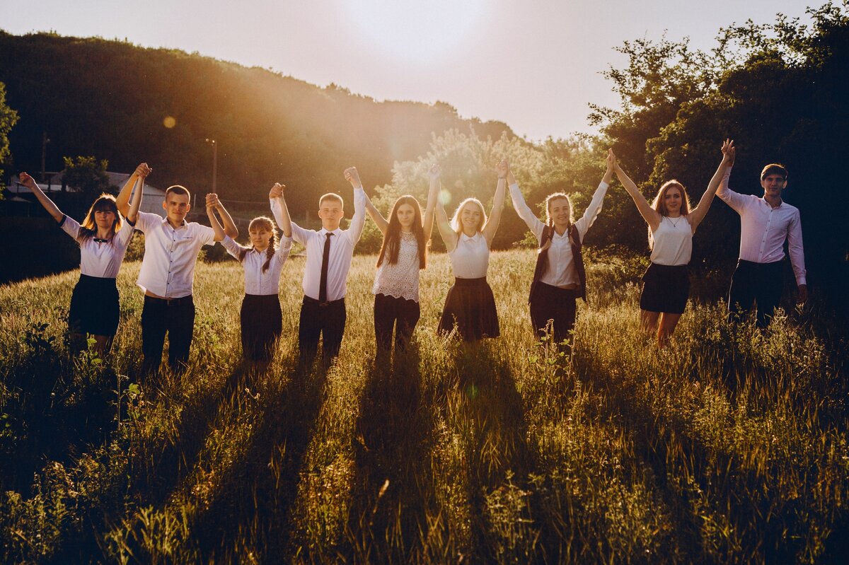 Живи именно сейчас. Не потом, не позже - сейчас.