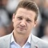 
Я просто читал сценарий и не мог найти связь с персонажем. Не смог отыскать способ. Я не понимал, что буду делать, поэтому мне пришлось отказаться.
Джереми Реннер