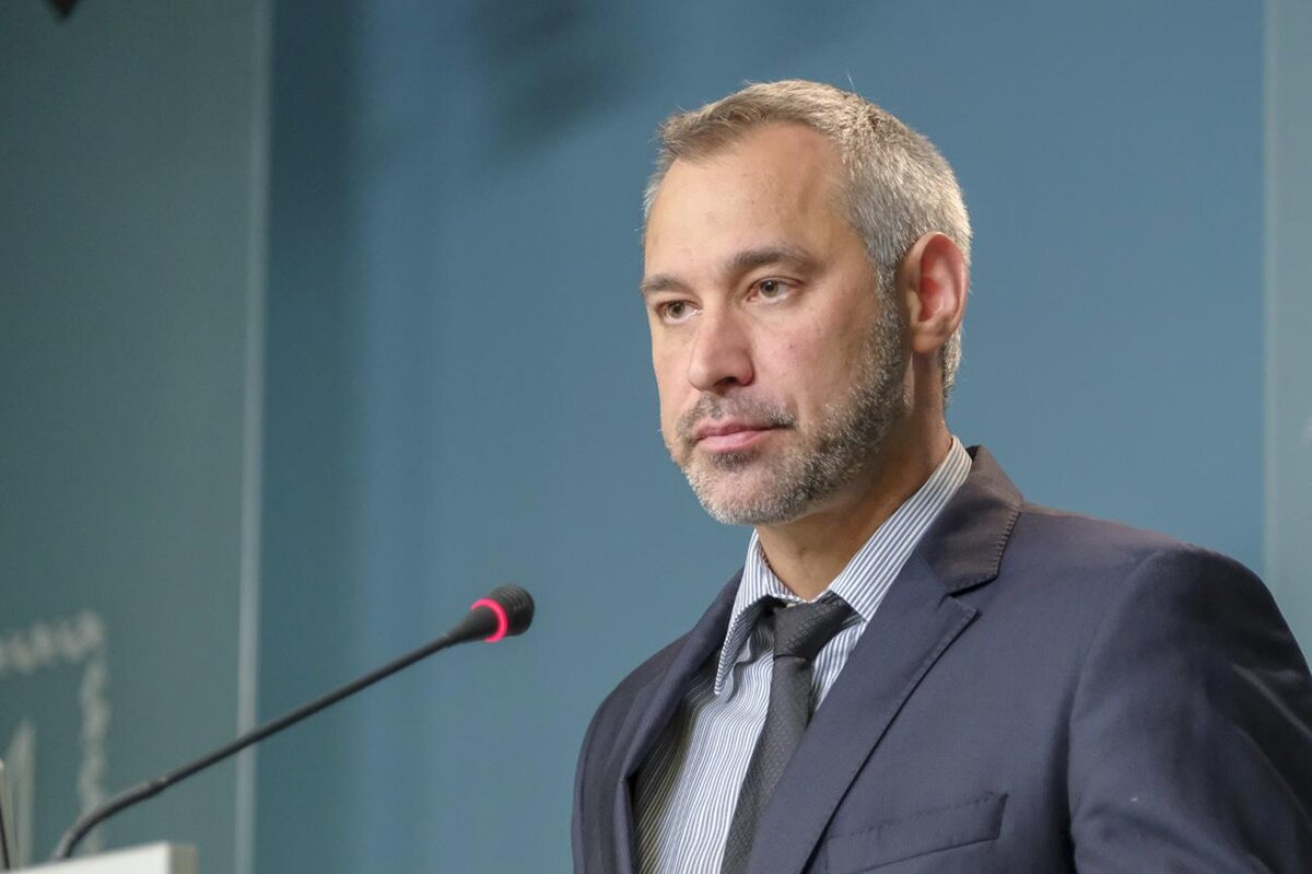 Ехидный Политик © На фото: Генеральный прокурор Украины - господин Рябошапка. 