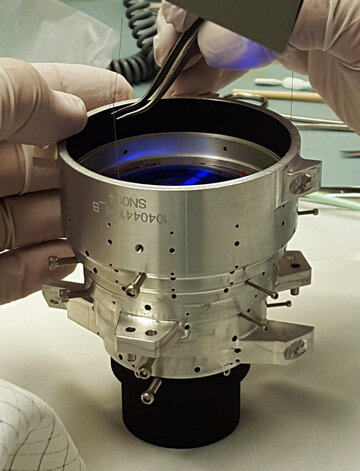 Полезная нагрузка микроспутника -    широкоугольная камера Карл Цейсс с фокусным расстоянием F1.4 / 85 и с углом обзора  28,6 °, обеспечивает изображение диаметром 43 мм в фокальной плоскости.