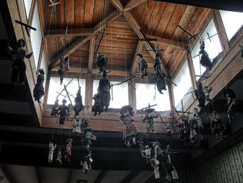 Экспонаты музея игрушек