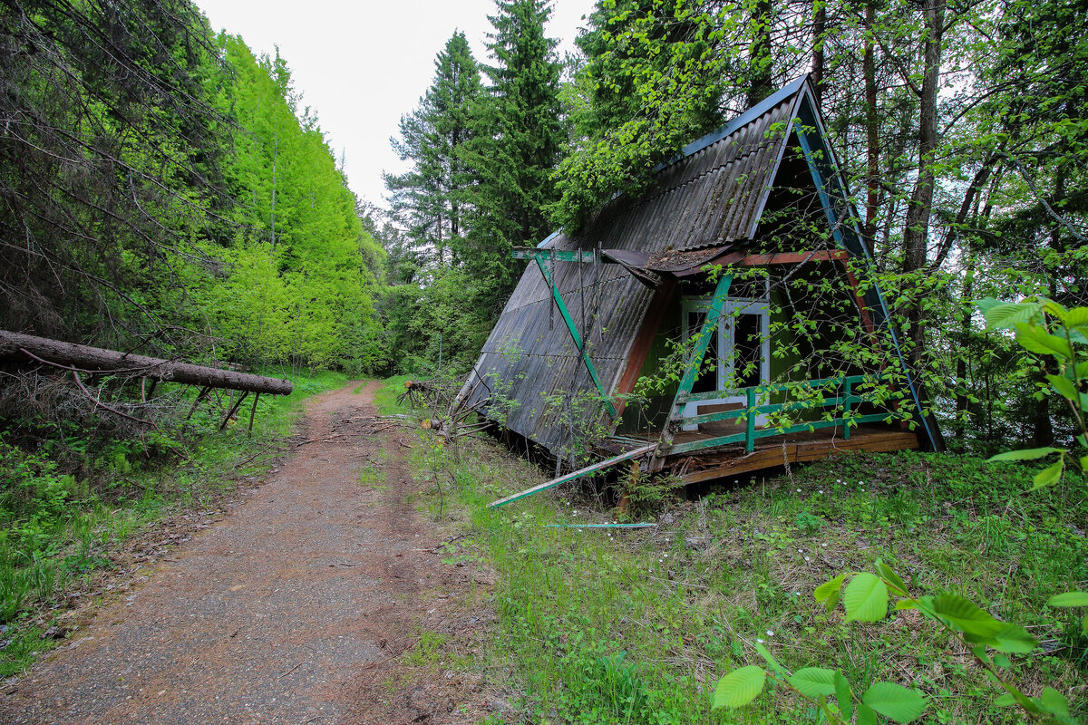 Многие базы раньше стояли заброшенные. Фото: staticflickr.com