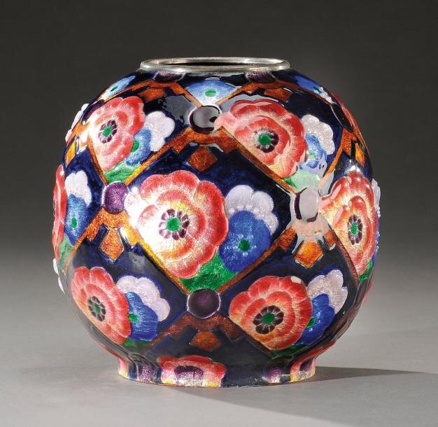 Камиль Форе/Camille Fauré, ваза, 1930, медь, горячая эмаль. Лимож, Франция.  Аукционный дом Heritage, Даллас, США, официальный сайт - www.ha.com