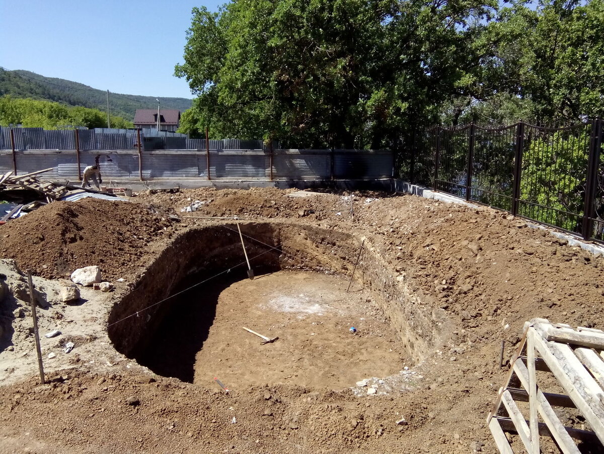 Подготовка котлована для бассейна. Фото использовано в качестве иллюстрации. Источник "Яндекс.Картинки"