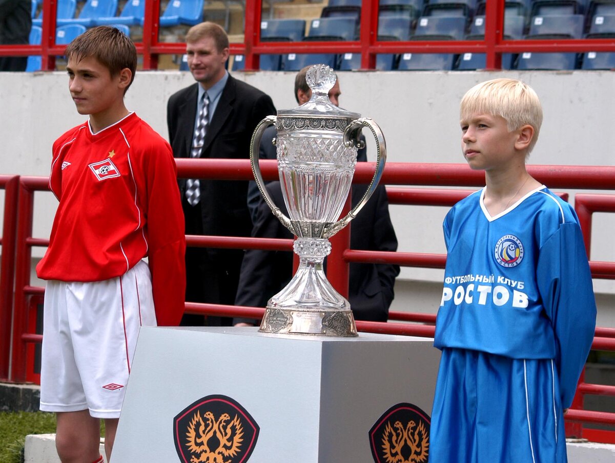 Финал. Спартак (Москва) – Ростов 1-0. Начало матча, представление трофея.