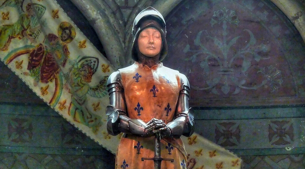 Статуя святой Жанны д'Арк в Реймсском соборе. Фото: G.B. Gallagher / flickr.com