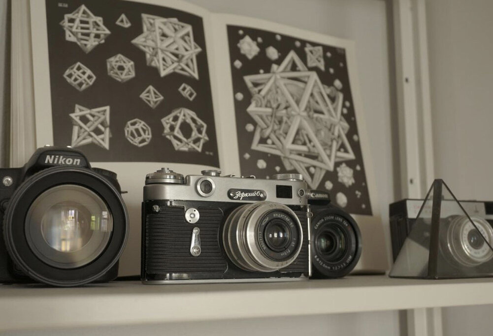 Старые и не очень фотоаппараты у меня дома в качестве декора