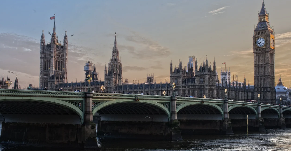 Лондон Еврока взято с https://pixabay.com/ru/photos/%D0%BB%D0%BE%D0%BD%D0%B4%D0%BE%D0%BD-%D0%BF%D0%B0%D1%80%D0%BB%D0%B0%D0%BC%D0%B5%D0%BD%D1%82-%D0%B0%D0%BD%D0%B3%D0%BB%D0%B8%D1%8F-%D0%B1%D0%B5%D0%BD-%D0%B1%D0%B5%D0%BD-530055/