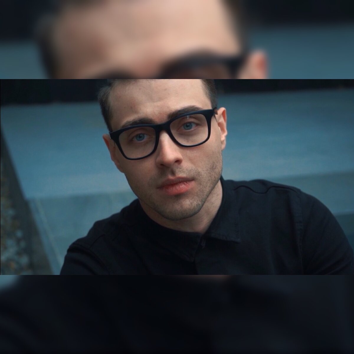 Фото взято из клипа «Мальчик, хочет в Тамбов»!