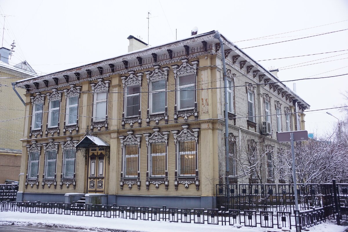Дома дерево ярославль. Цимбалов Ярославль архитектура. Архитектор Ярославль. Деревянное зодчество Ярославль. Архитектура 18 века Ярославль.