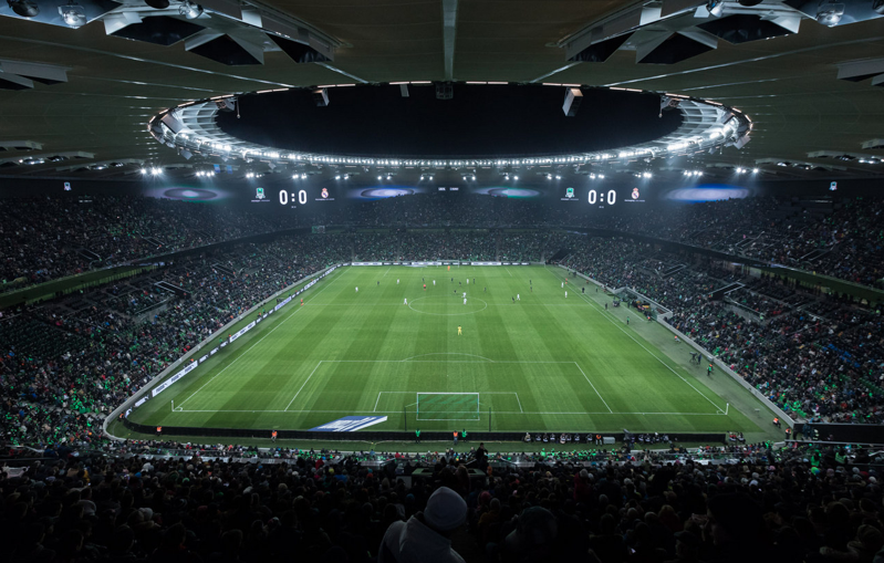 Стадион футбольного клуба "Краснодар" перед началом матча юношеской  Лиги Чемпионов.