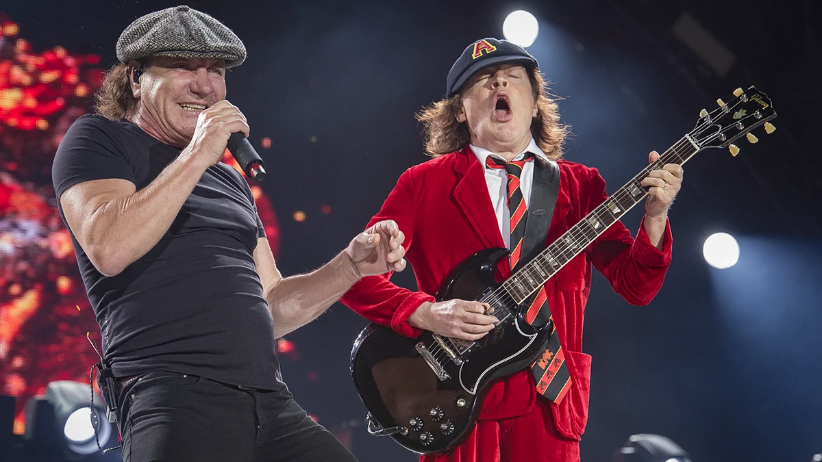 ГОНКИ С ДЬЯВОЛОМ: AC/DC ВЫПУСТИЛИ КЛИП НА ПЕСНЮ «DEMON FIRE» | nashe.ru |  Дзен