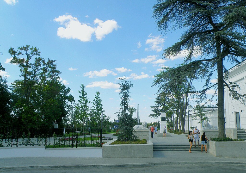 Матросский бульвар, центральный вход