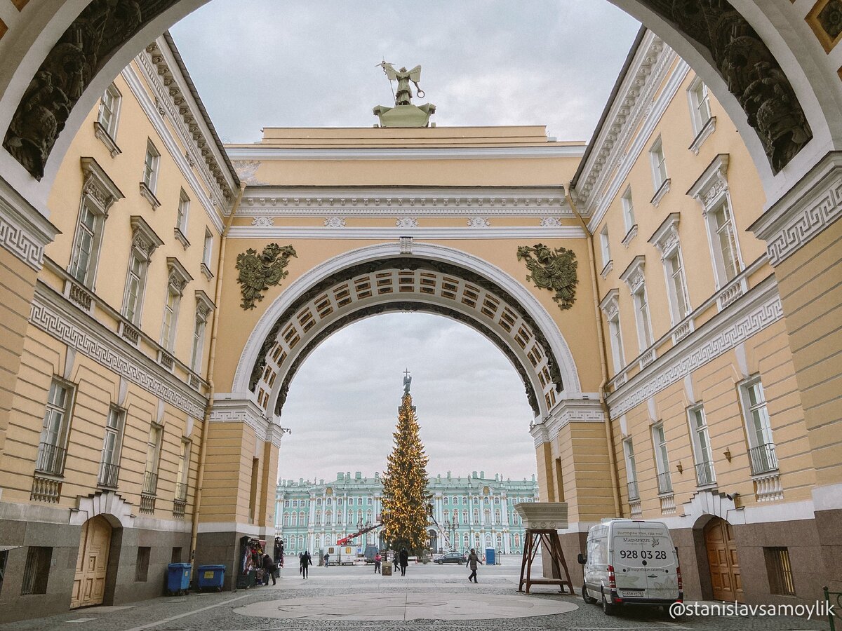 подготовка главной Новогодней елки в Петербурге