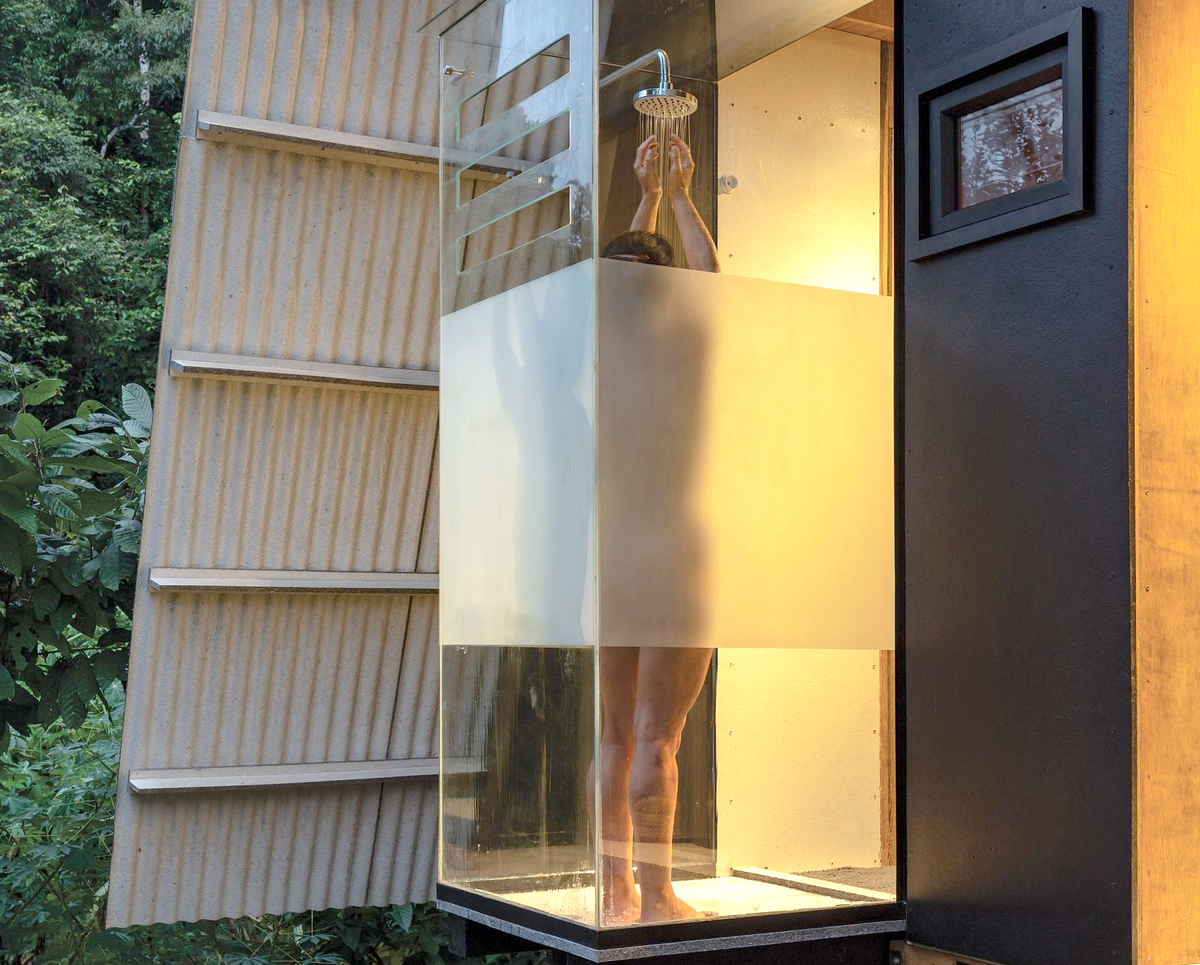 Душевая практически на природе