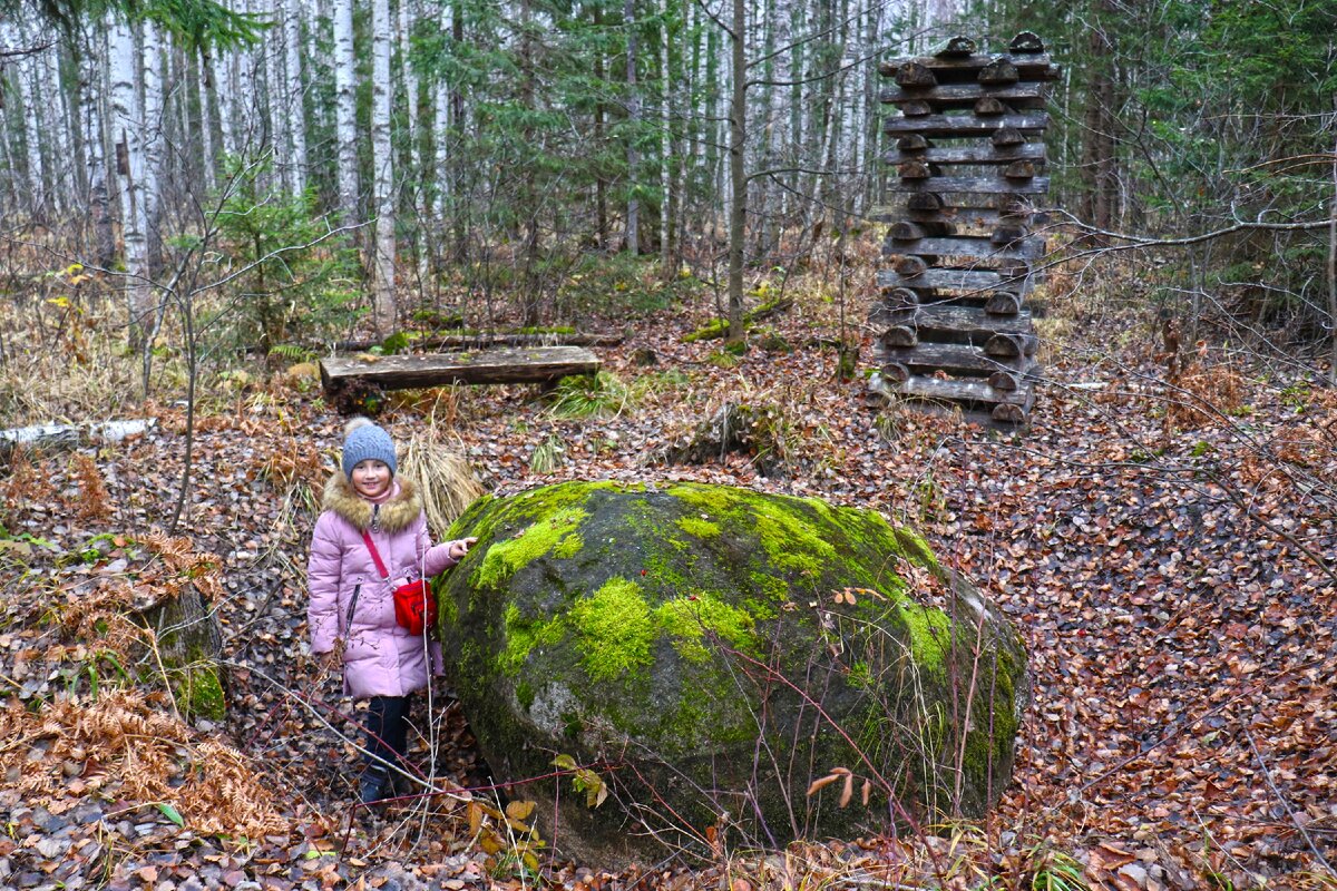 Валун, Золотой столб и исток р. Алатырь.