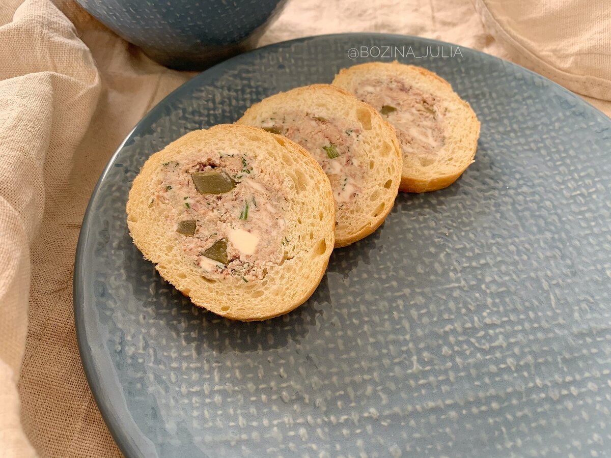 Эту закуску из консервов и батона я открыла для себя в 2020 году