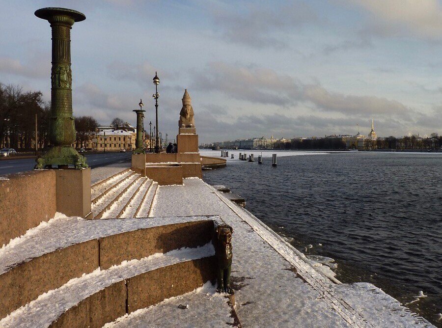 Сфинкс и грифон