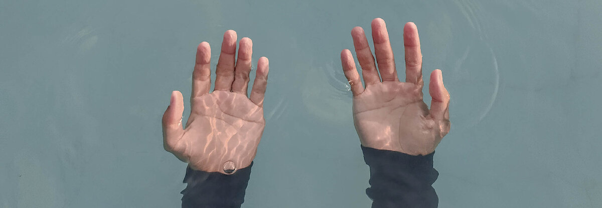 Почему у взрослых людей дрожат руки