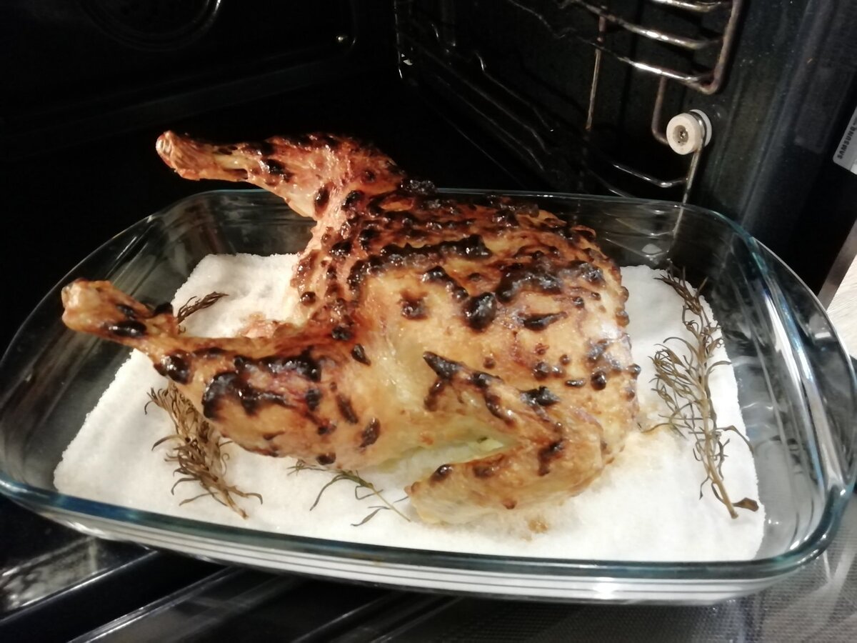 Рецепт курицы на соли в духовке целиком