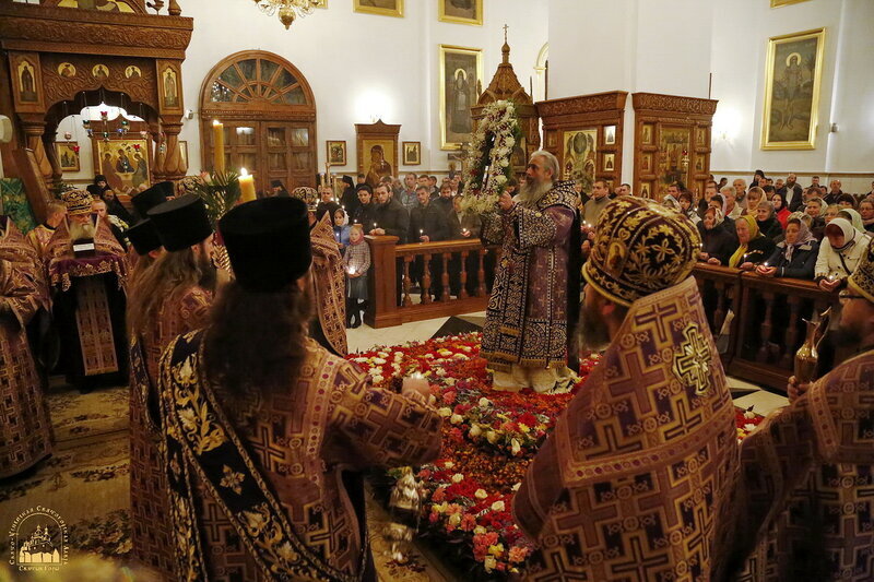 Ярмарочное гулянье святогорский монастырь. Святогорский монастырь. Святогорская Лавра вечернее богослужение сегодня. Святогорская ярмарка. Святогорская Лавра служба вечерняя сегодня.