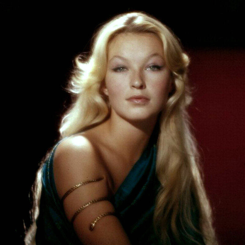 Марина Влади