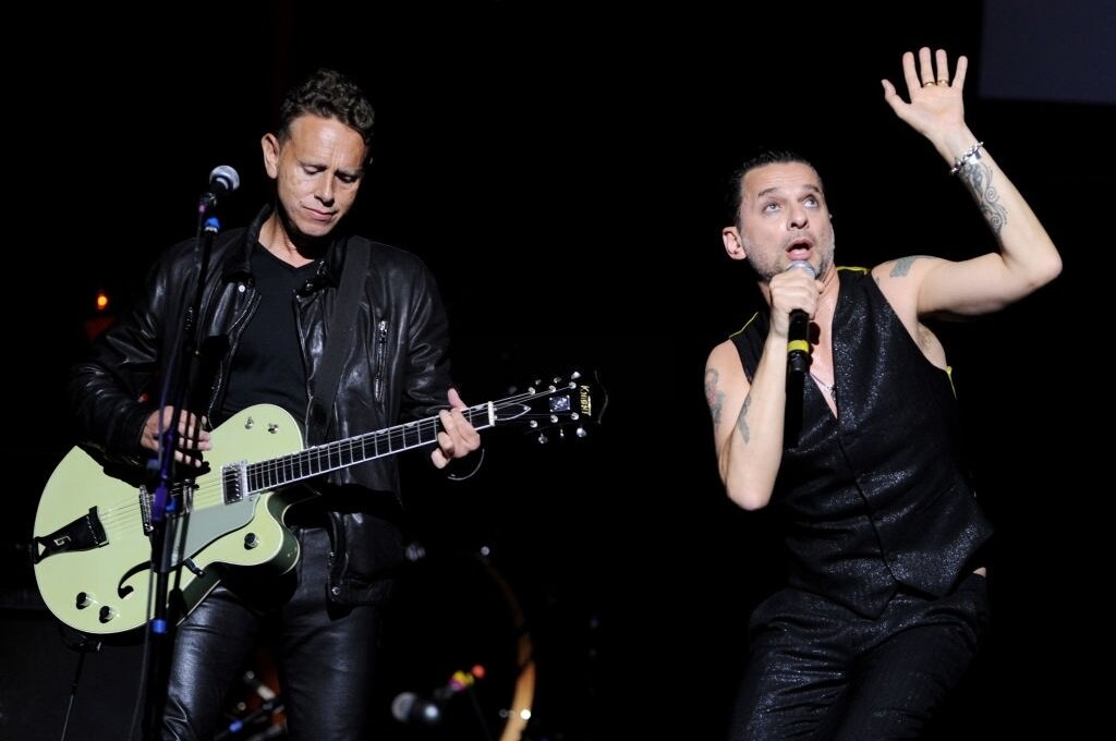 Мартин Гор и Дэйв Гаан на благотворительном шоу фонда MusiCares. 2011 год.