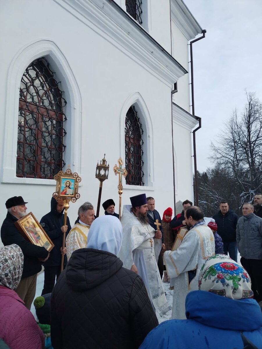 Крестный ход в храме Архангела Михаила в Поджигородово, 21 ноября 2022 год