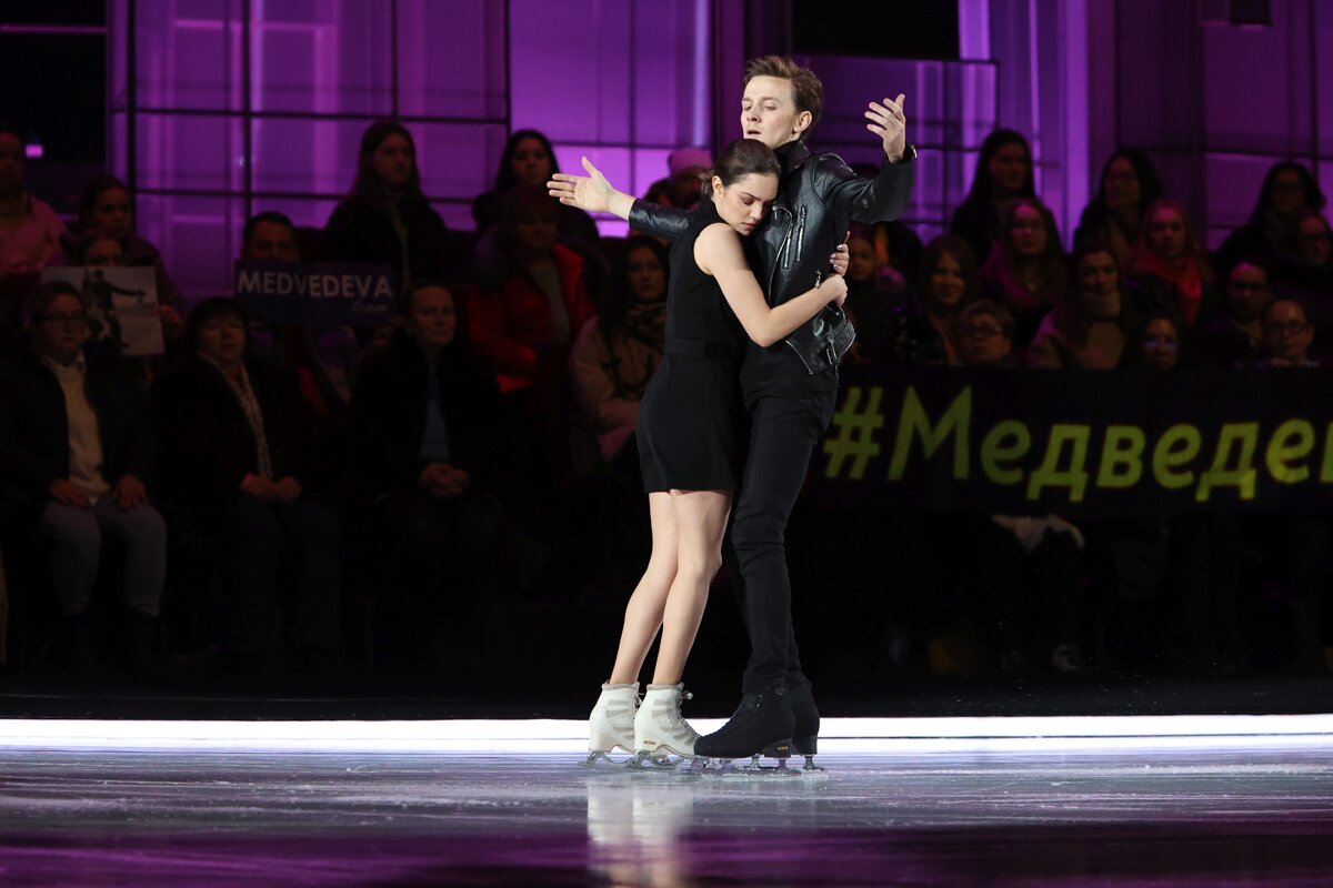    Евгения Медведева и Федор Федотов