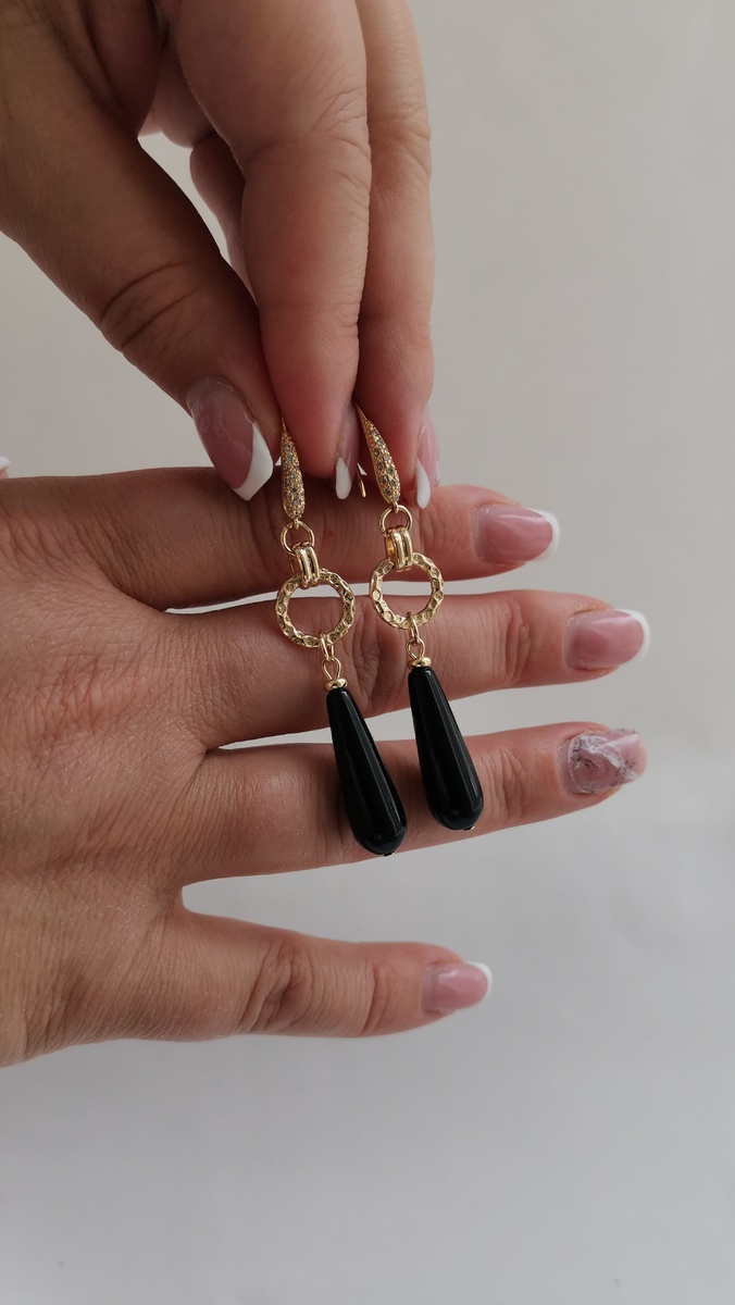 Красивые длинные серьги с натуральным чёрным Ониксом, дизайн LARA.FA