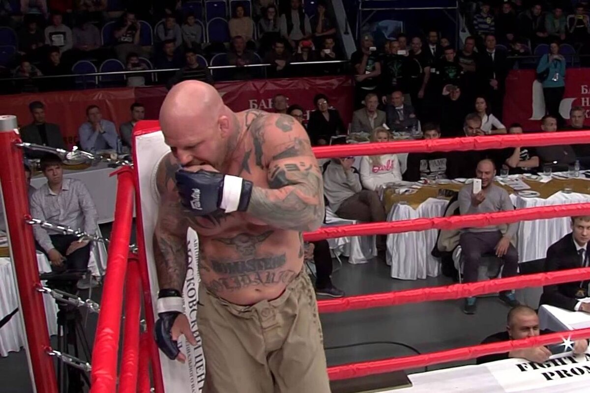 Фото с сайта https://bloodyelbow.com/2016/05/09/feature-jeff-monson-bitch-slaps-russian-promoter-after-shady-wbc-boxing-event/