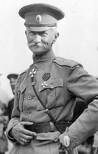 Алексей Алексеевич Брусилов (19 [31] августа 1853, Тифлис — 17 марта 1926, Москва) — русский и советский военачальник и военный педагог, генерал от кавалерии (с 6 декабря 1912), генерал-адъютант (с 10 апреля 1915). Верховный главнокомандующий Русской армии (22 мая — 19 июля 1917), главный инспектор кавалерии РККА (1923)