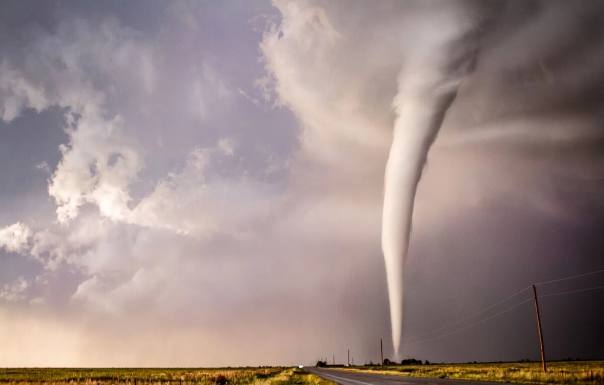 Смерч в США. Источник: https://www.ridus.ru/images2/79/89/27989_1600x1020.webp